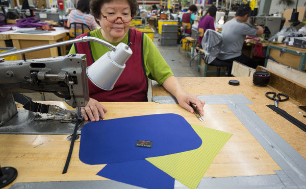 Fong showing a few panels from the Nordic (blue with grey grid) 400 Halcyon with an Wasabi (green with white grid) 200 Halcyon interior.
